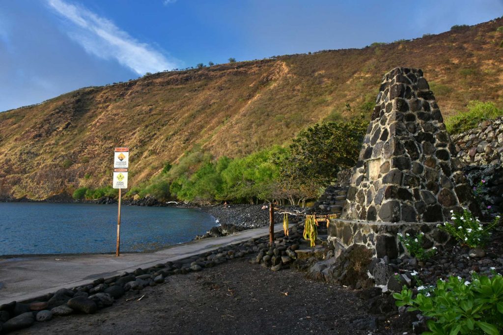 Kealakekua Bay Hikiau Heiau