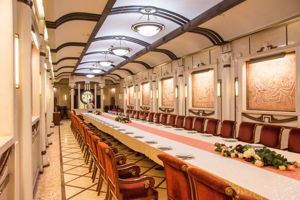 Moldova wine: Tasting Room at Cricova