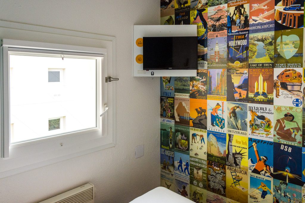 ultra budget cheap hotel F1