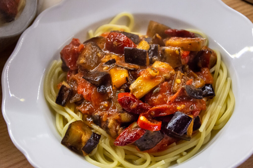 easy Pasta alla Norma plated 