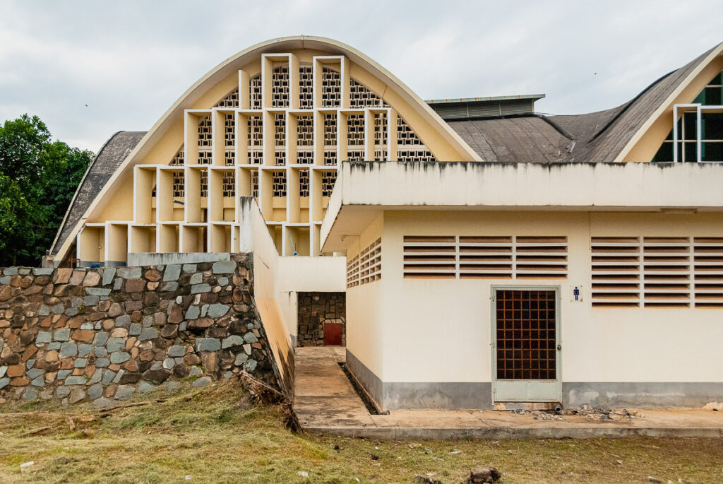 Great Hall of the Royal University Phnom Penh (Leroy and Mondet 1968) 